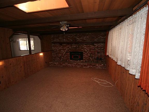 2nd image of 901 West Ln