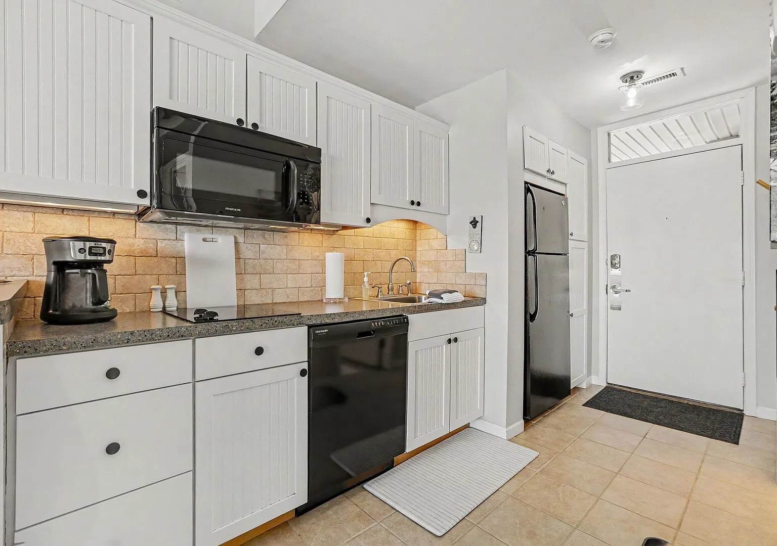 1 bed, 708 sqft, $2,100 — Photo 3