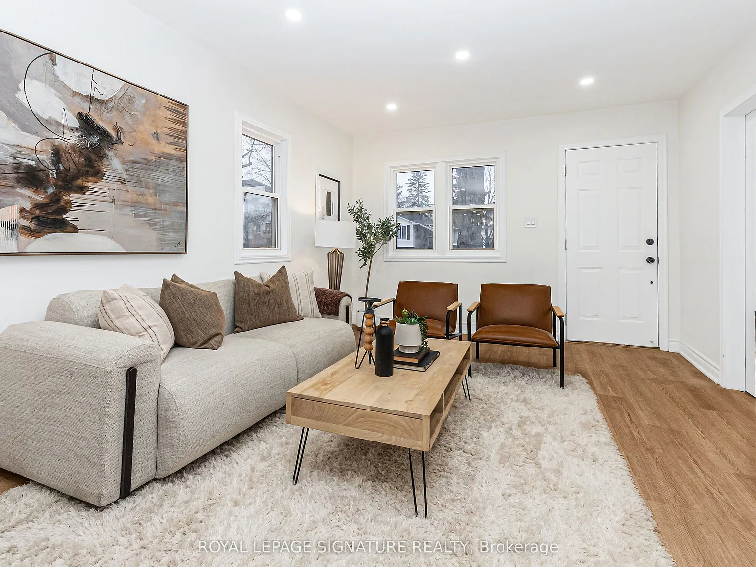 3 bed, $2,700 — Photo 2
