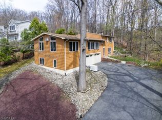 12 Ledgewood Trl, Kinnelon Boro, NJ 07405