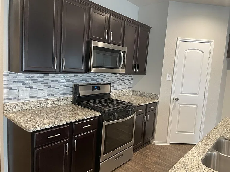 22535 Theodoli Dr — Photo 6