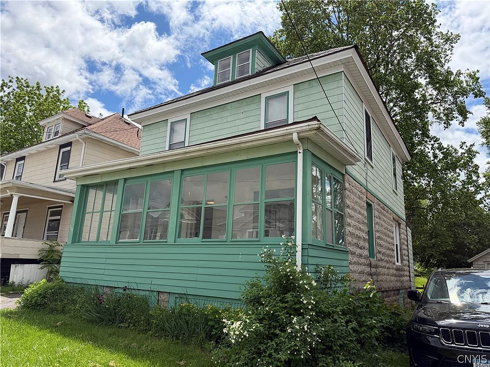 1st image of 127 Burdick Ave