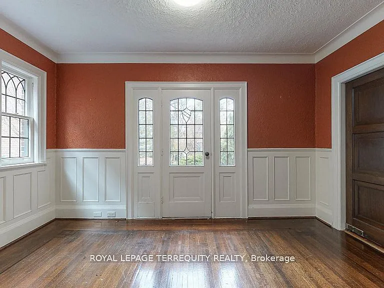 312 Glenayr Rd — Photo 7
