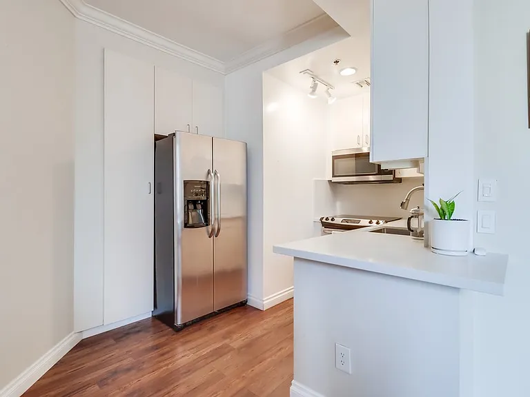 702 Ash St #301 — Photo 3