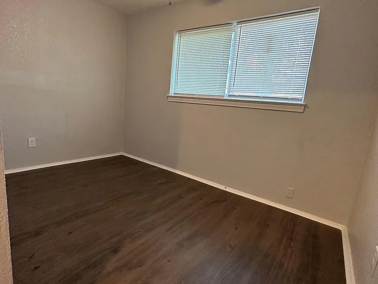 104 Aquamarine Ave — Photo 9