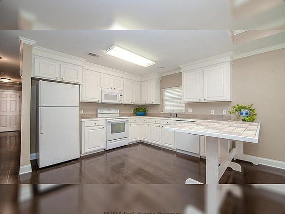 4th image of 103 Presley Dr