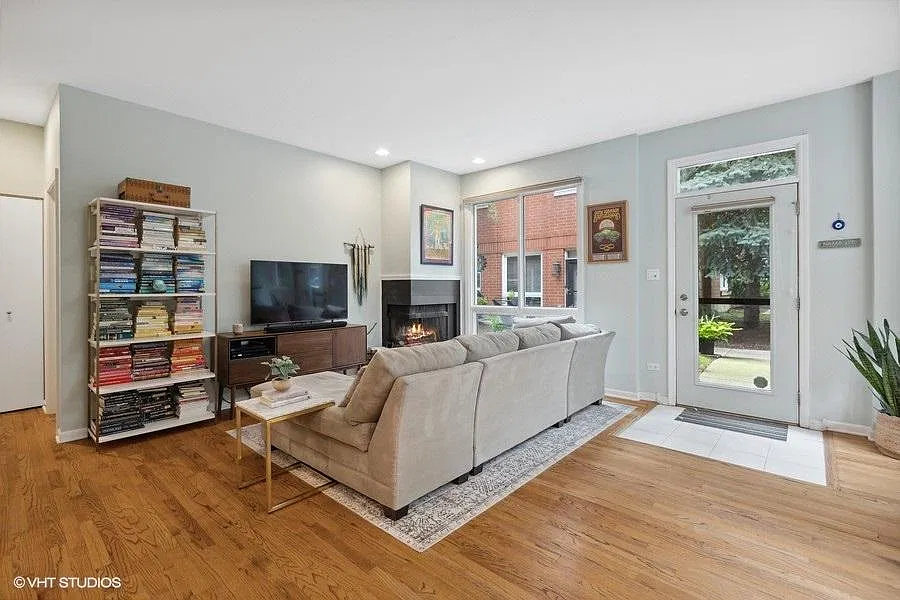 1 bed, 914 sqft, $2,650 — Photo 3