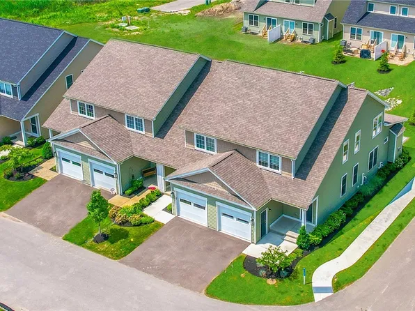 103 Carriage Ln, West Seneca, NY 14224