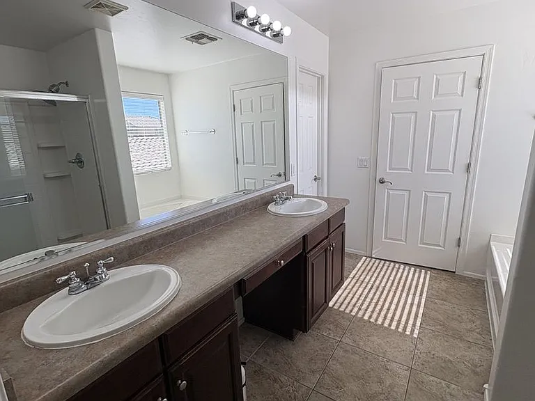 475 W Corte Calzaita — Photo 37