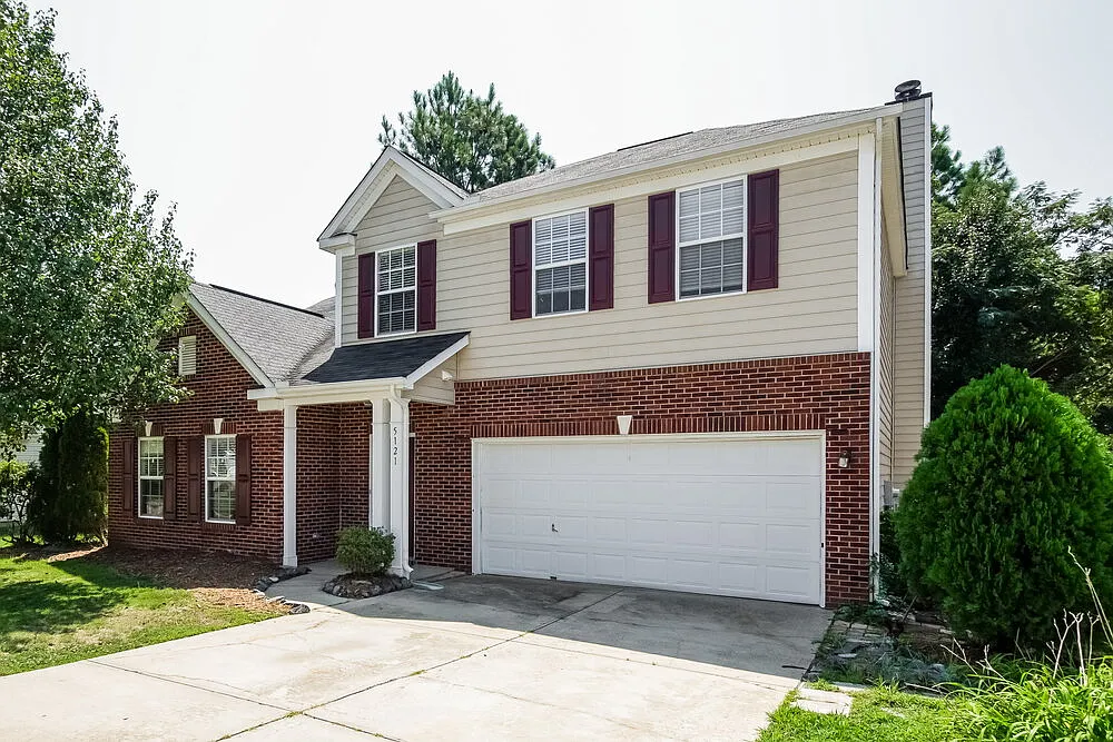 4 bed, 2.5 bath, 2650 sqft, $3,500 — Photo 4