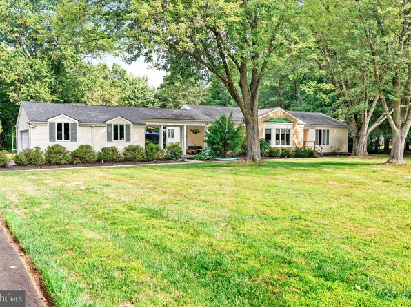 53 Richardson Rd, Robbinsville, NJ 08691
