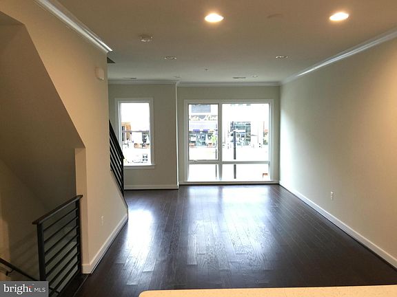 2nd image of 231 Crown Park Ave