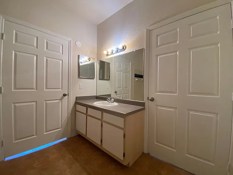 6025 Westgate Dr #2512 — Photo 22