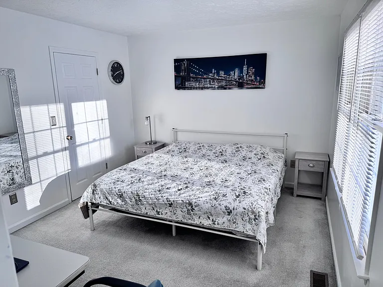 1675 Park Lawn Dr #B — Photo 8