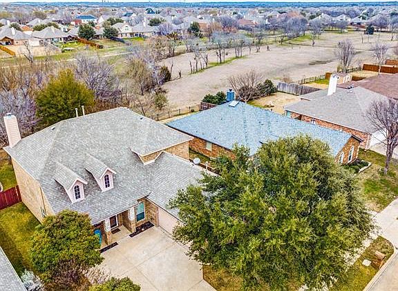 3rd image of 5912 Creekway Dr