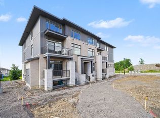 1055 Cedar Creek Dr BUILDING 1, Ottawa, ON K1X0G3