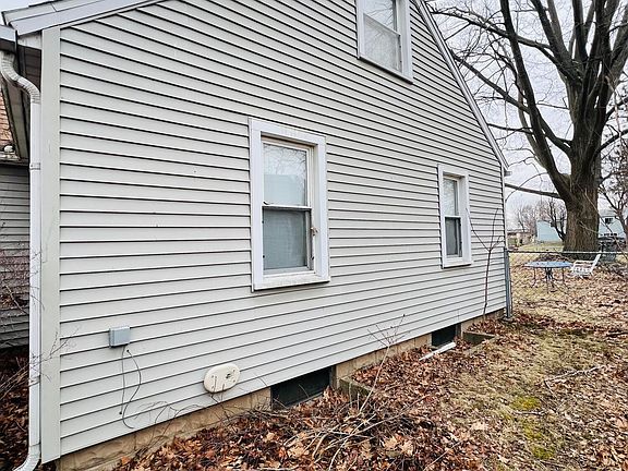 2nd image of 419 W Jolly Rd