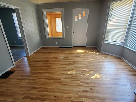 5th image of 1825 Oakwood Ave NE