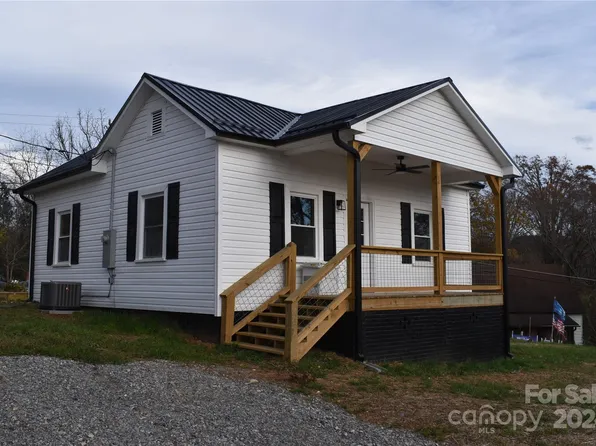 36 Circle C St, Marion, NC 28752