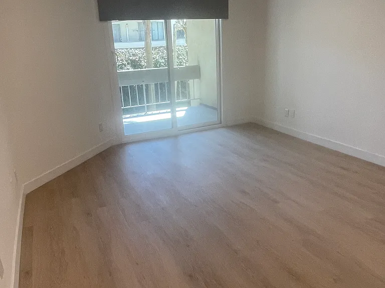 740 N Kings Rd #111 — Photo 9