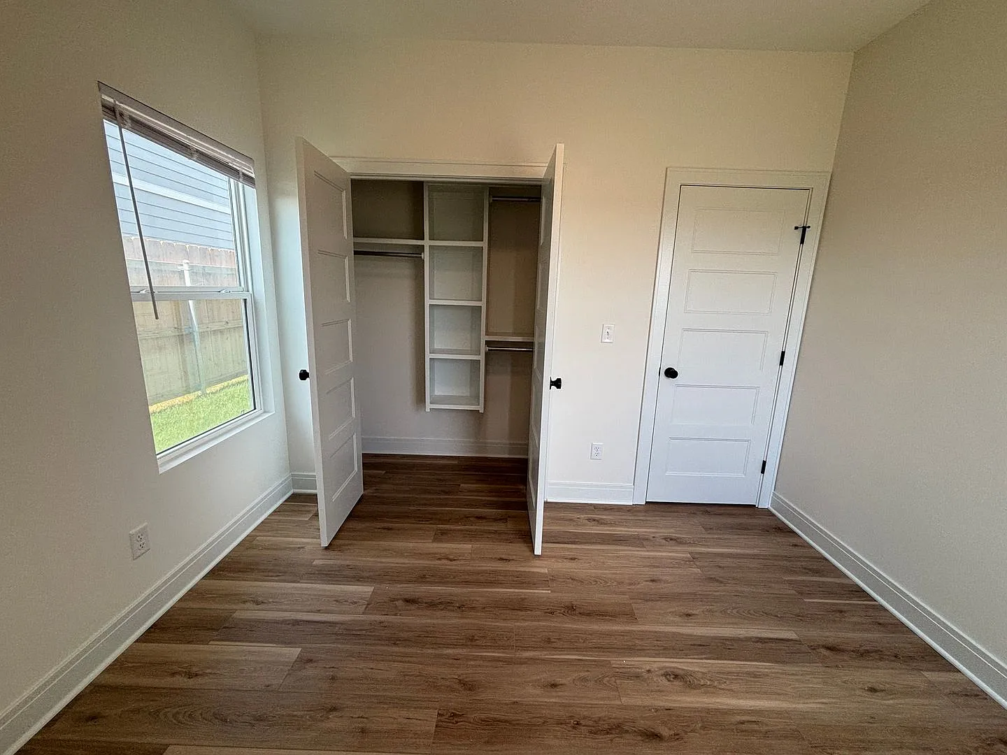 5309 Rolly - Unit 100/200 — Photo 2