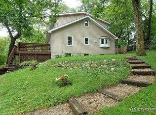 75 Lakewood Ave, Fox Lake, IL 60020