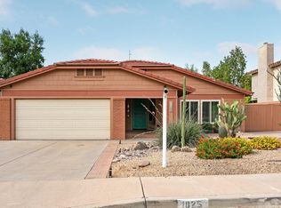 1825 E Winchcomb Dr, Phoenix, AZ 85022