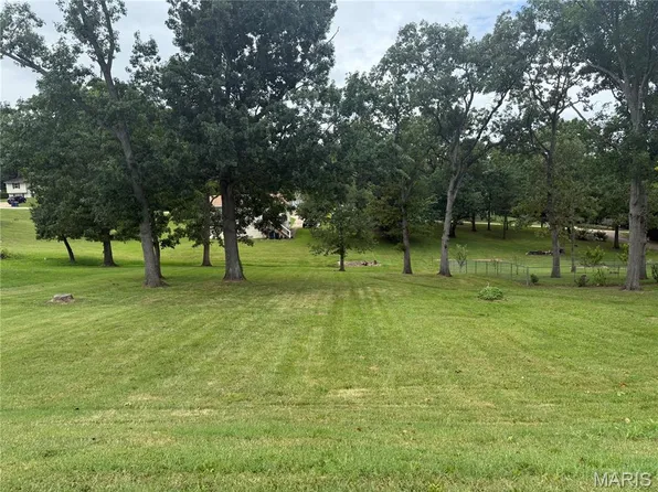 1618 N 6th St, De Soto, MO 63020