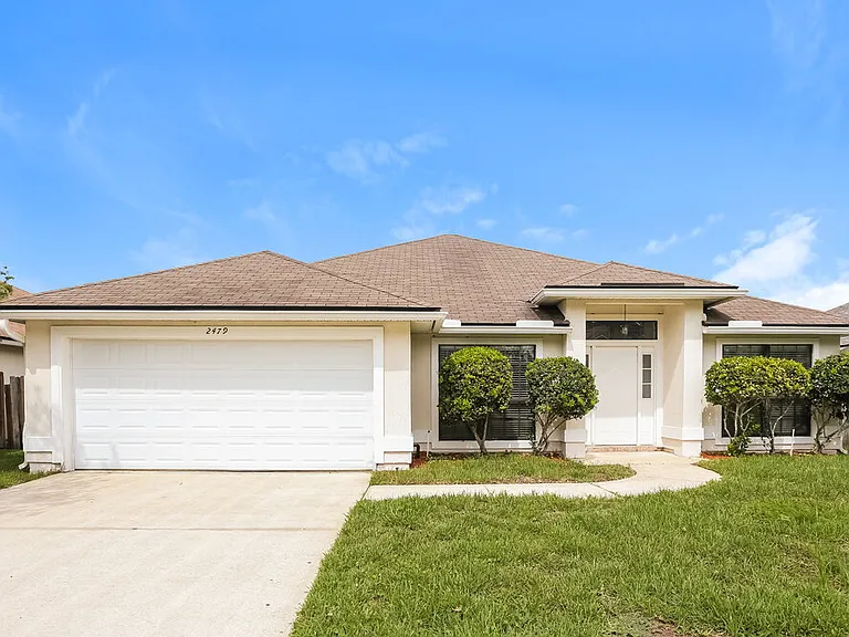 2479 Coachman Lakes Dr — Photo 1
