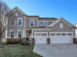 7830 Gray Eagle Dr, Zionsville, IN 46077