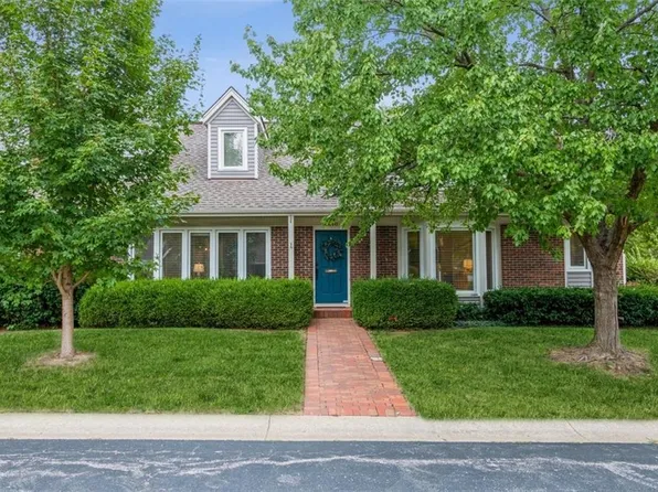 6810 Roe Ave, Prairie Village, KS 66208