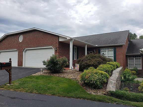 2nd image of 2440 Feather Garden Cir