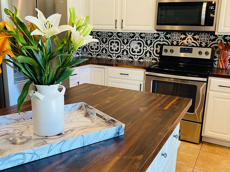 Kitchen with lots of cupboard space!