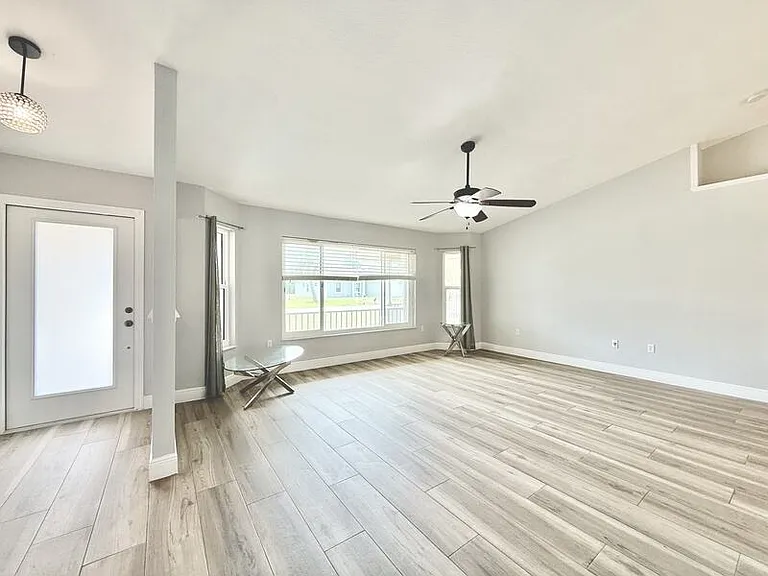 22148 Lockport Ave — Photo 24