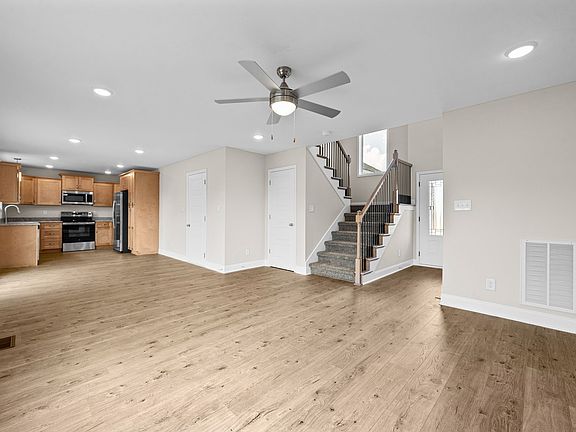 5th image of 610 Chatsworth Dr Lot 218