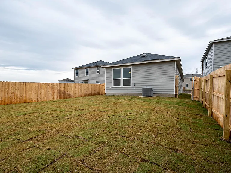 4411 Tivoli Dr — Photo 4