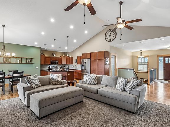 3rd image of 209 Northpark Blvd