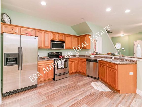 4th image of 827 Fairview Dr