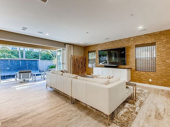 Indoor/Outdoor Experience