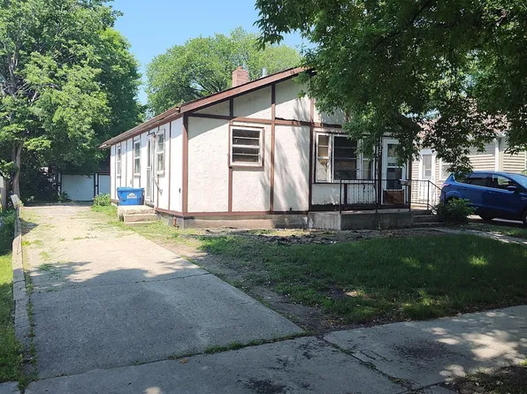 1437 15th St S, Fargo, ND 58103