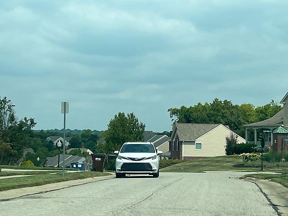 5th image of 3962 Ashmont Dr