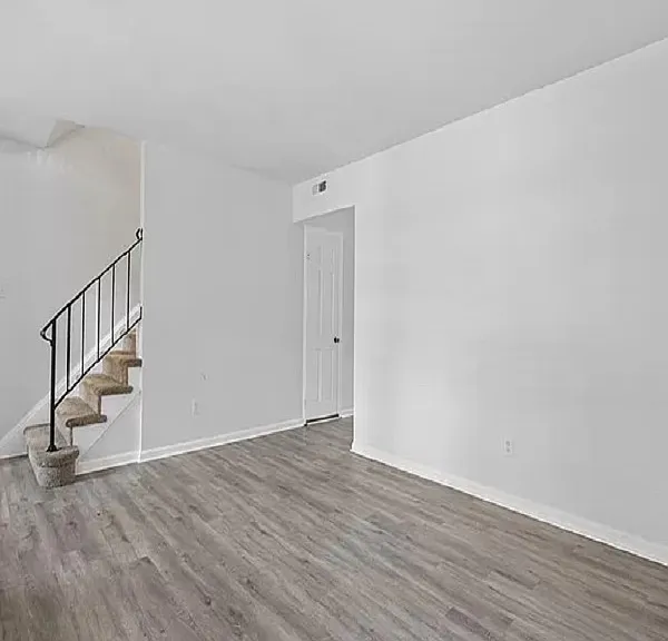 369 Circuit Ln #C — Photo 3