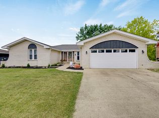 1205 Shagbark Rd, New Lenox, IL 60451