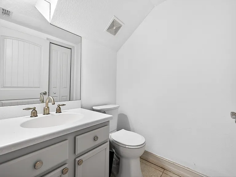 864 17th Ave N #1 — Photo 14
