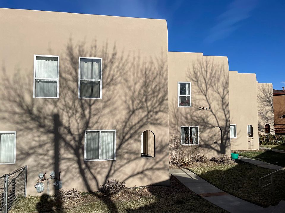 2nd image of 2482 46th St