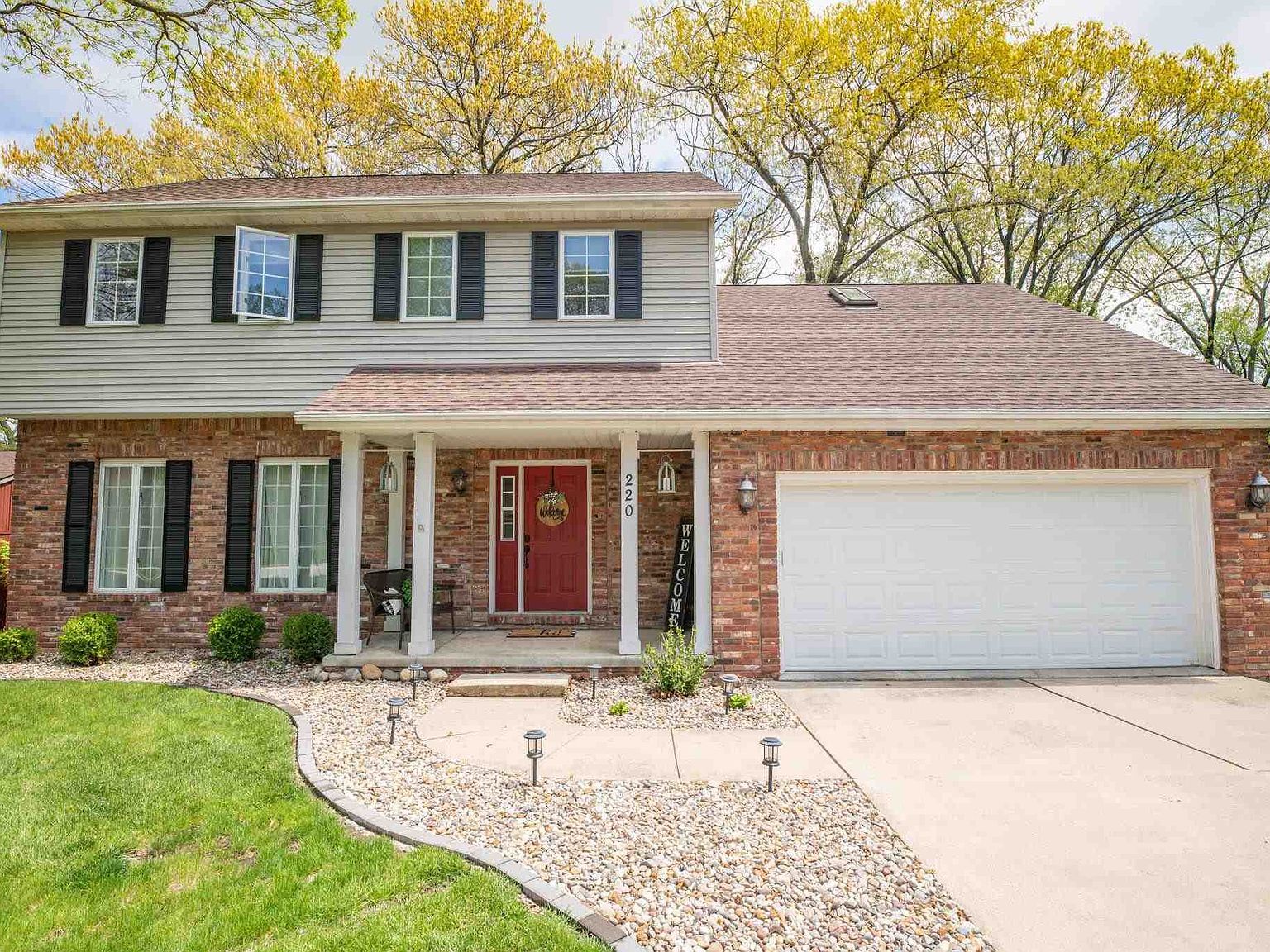 220 Castle Ln, East Peoria, IL 61611 Zillow