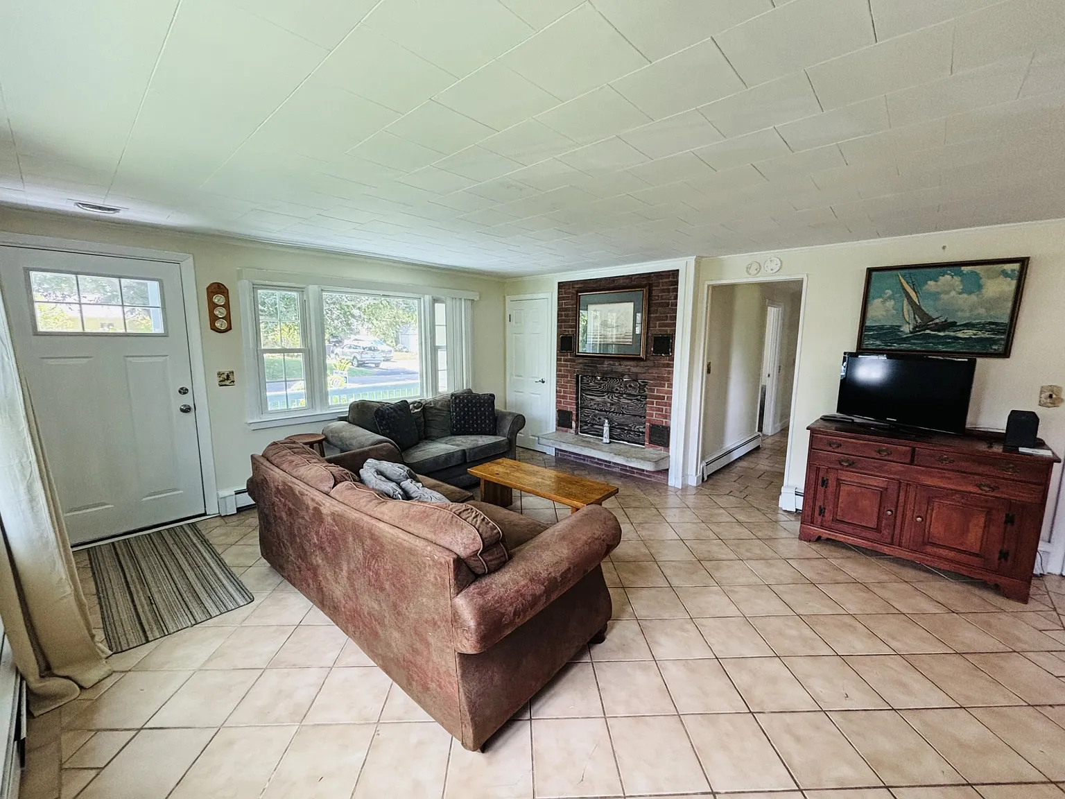 3 bed, 1.5 bath, 1130 sqft, $2,600 — Photo 3