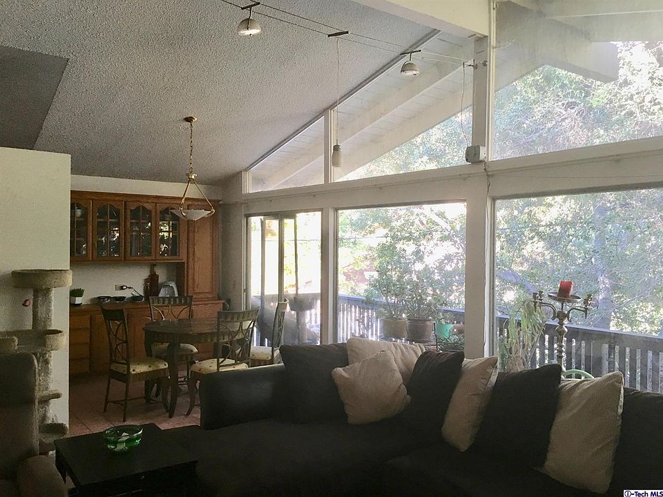 1st image of 223 Museum Dr