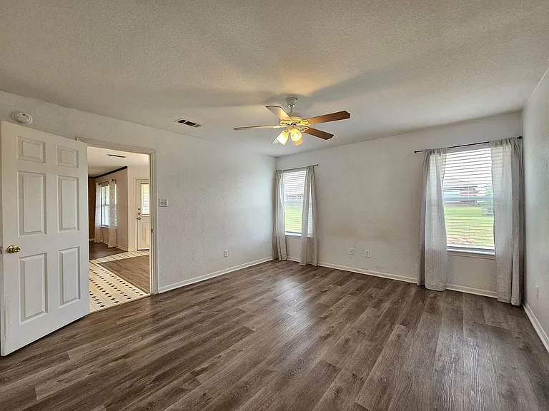 4609 Telluride Dr — Photo 9