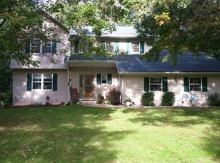 E1824 Jess Dr, Waupaca, WI 54981